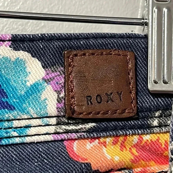 Roxy Denim Floral Print Raw Hem Shorts - Picture 9 of 10